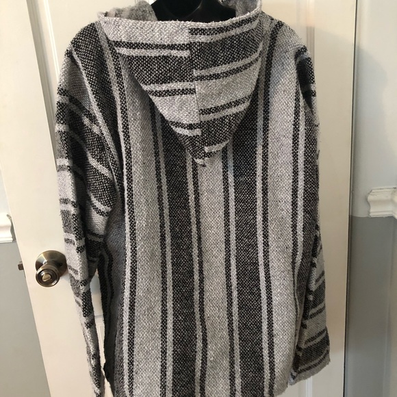 Artesanias women’s hoodie made in Mexico size large. - Picture 2 of 3